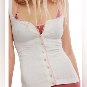 ⭐️NWT⭐️FREE PEOPLE intimately free~Women’s Cami~Ivory~XS/S